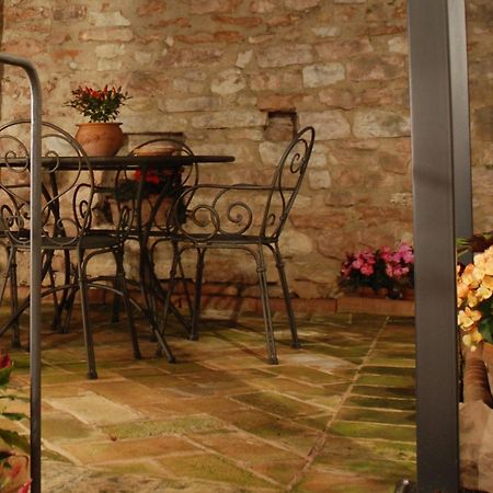 Ferienwohnung La Piccola Corte Spello Exterior foto